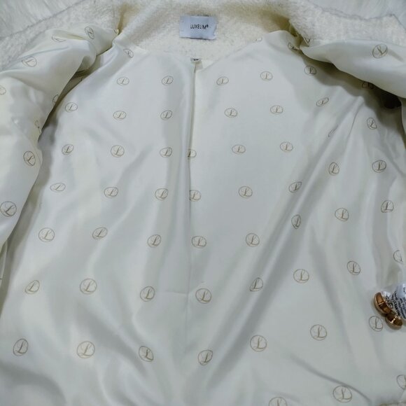 Luxelim Ivory Classic Boucle Wool Tweed Gold Tone Buttons Cropped Jacket Size XS - Picture 7 of 14